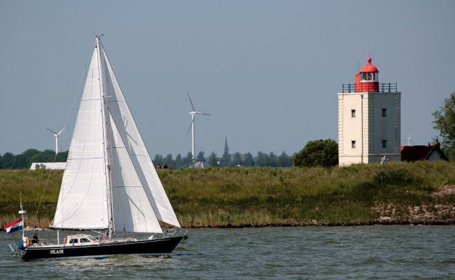 Vuurtoren De Ven, Oosterdijk - der denkmalgeschützte Leuchtturm nahe Enkhuizen am Ijsselmeer
