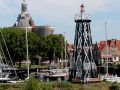 Leuchtturm an der Einfahrt zum Buitenhaven, Enkhuizen am Ijsselmeer