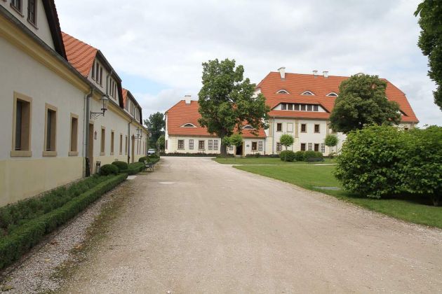 Schloss Schildau, Pałac w Wojanowi in Wojanów - Nebengebäude