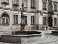 der Neptun-Springbrunnen am Rathaus von Jelenia Gora