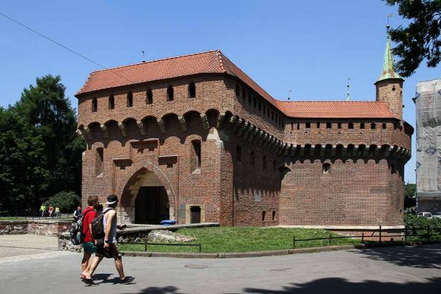 Städtereise Krakau - Barbakan, vorgelagertes Festungswerk am Planty von Krakau