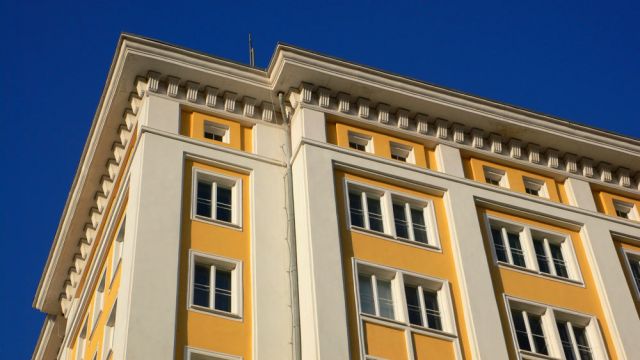 Magdeburg - Gebäude-Detail an der Ernst-Reuter-Allee