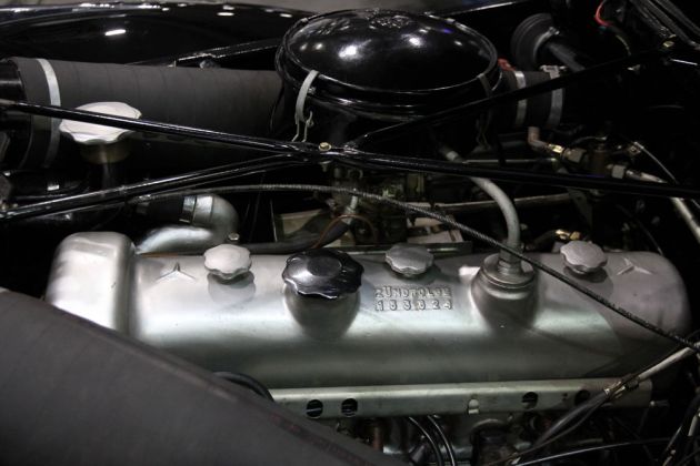 Mercedes-Benz 220 - der Sechszylinder-Reihenmotor mit obenliegender Nockenwelle, 2.195 ccm, 80 PS Mercedes-Benz 220 - der Sechszylinder-Reihenmotor mit obenliegender Nockenwelle, 2.195 ccm, 80 PS