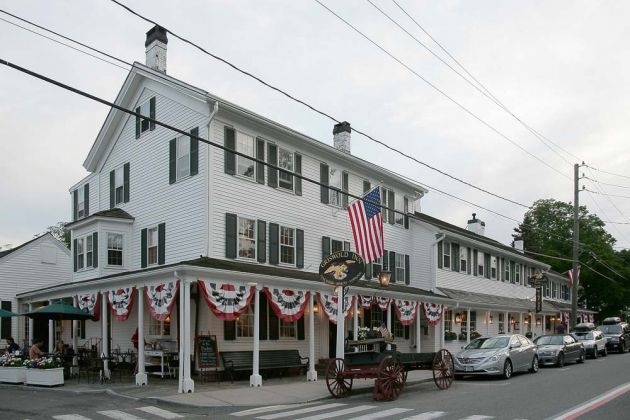 Griswold Inn, ältestes Gasthaus Amerikas - Essex, Connecticut River
