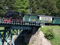 Die Fichtelbergbahn - der Zug mit der Schmalspur-Dampflok 99 773 auf dem Viadukt Hüttenbachtal