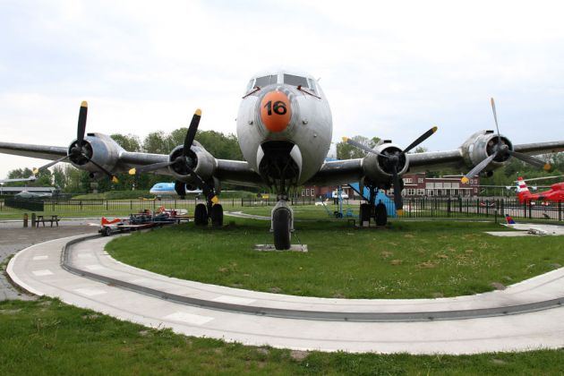 Aviodrome Lelystad - Douglas DC 4