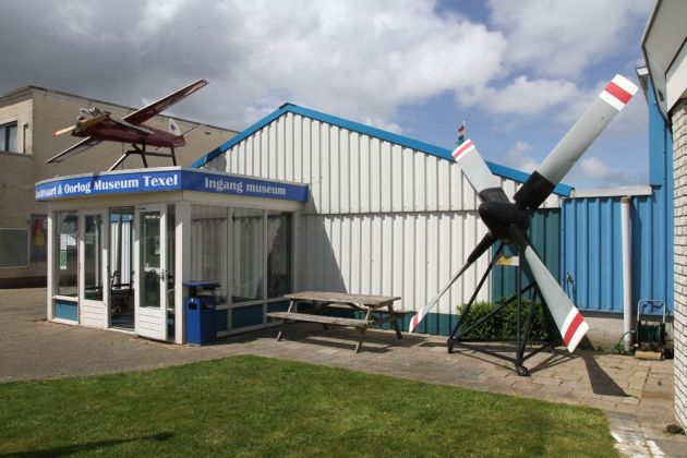 Die holländische Nordseeinsel Texel - Luftfahrt- und Kriegsmuseum Texel
