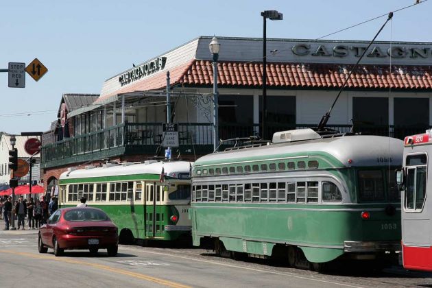 San Francisco - historische Streetcar an der Fishermans Wharf