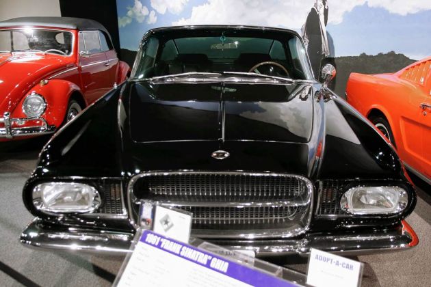 Ghia - Baujahr 1961 - nur 26 Stück gebaut, Erstbesitzer Frank Sinatra - Chrysler 6,4 Liter V 8, 335 PS