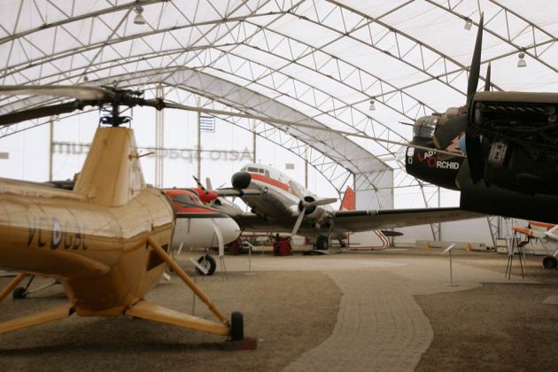 The Hangar Flight Museum of Calgary - Zelt-Hangar