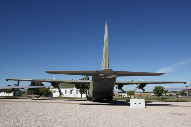 Lookheed NC-130 B Hercules, Heckansicht - Hill Aerospace Museum, Utah