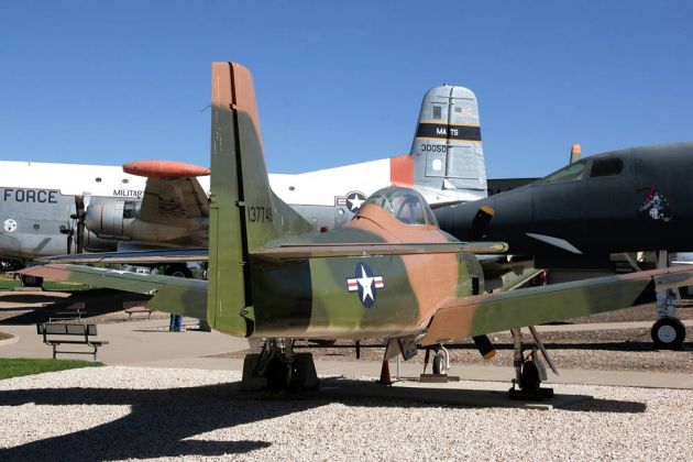 Hill Aerospace Museum an der Hill Air Force Base bei Ogden, Utah - auf dem Aussengelände