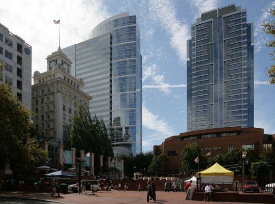 Portland, Oregon, Downtown - Pioneer Courthouse Square