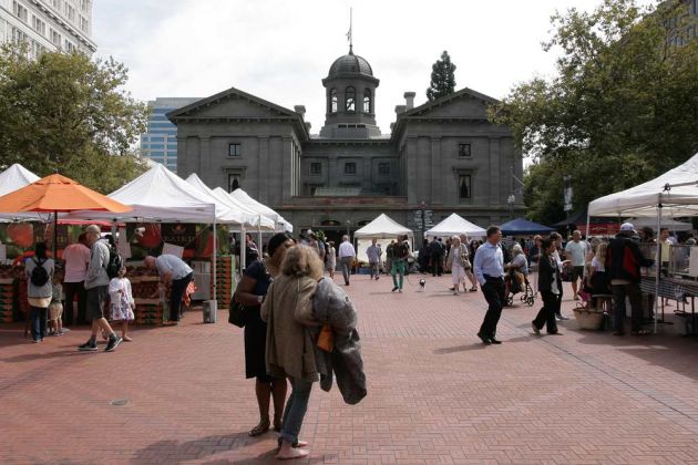 Portland, Oregon, Downtown - Farmers Market auf dem Pioneer Courthouse Square