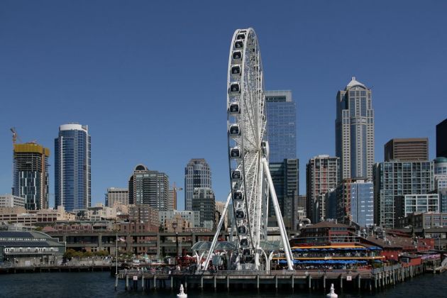 Seattle, Washington State - die Waterfront mit Seattle Great Wheel 