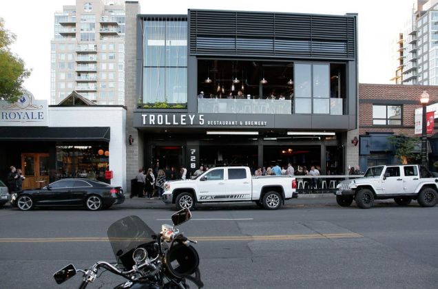 17th Avenue Calgary - Trolley 5, Restaurant und Brauerei