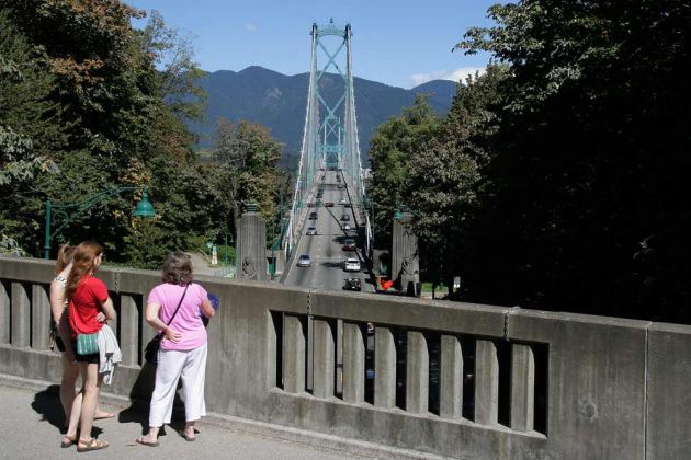 Lions Gate Bridge, Stanley Park - Vancouver
