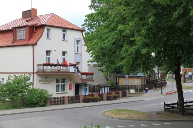Die Gemeindeverwaltung von Stare Juchy am Plac 500 Lecia