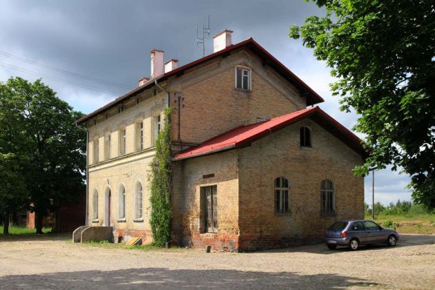 Der historische Bahnhof von Stare Juchy