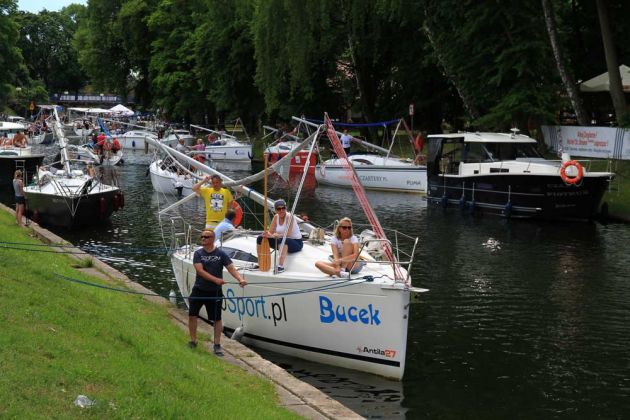 Gizycko - Lötzen, wartende Boote auf dem Lötzener Kanal