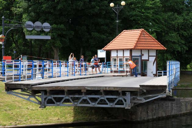 Gizycko - Lötzen, die handbetriebene Drehbrücke