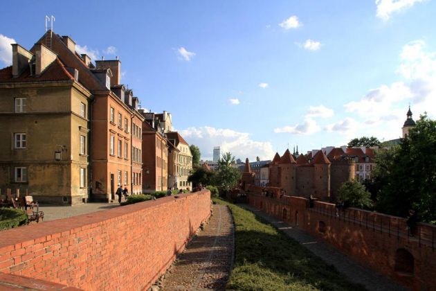 Taras widokowy, Stare Miasto, Warszawa - Terrasse an der Stadtmauer, Altstadt von Warschau	