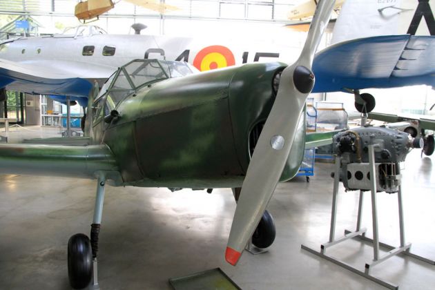 Flugwerft Schleissheim, die grosse Ausstellungshalle - Bücker Bü 181 B-1 Bestmann