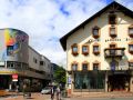 Die Marktgemeinde Reutte in Tirol - Raiffeisenbank und Hotel Goldener Hirsch