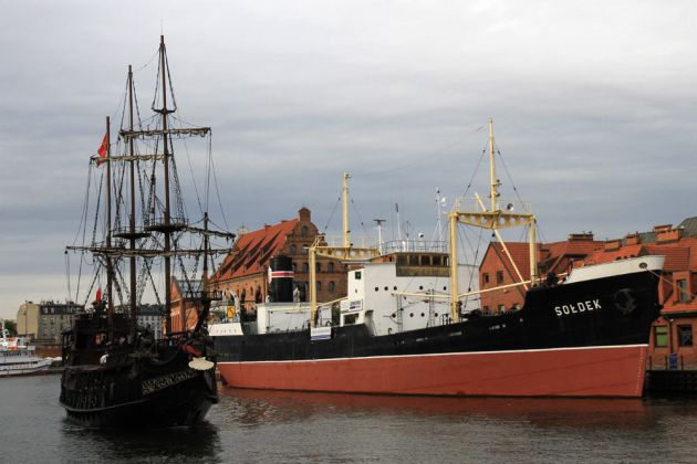 Museumsdampfer SS Soltek am Anleger des maritimen Museums von Danzig