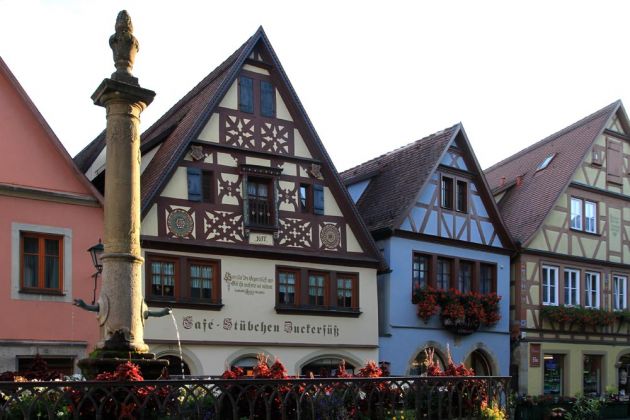 Rothenburg ob der Tauber - Brunnen in der Rödergasse