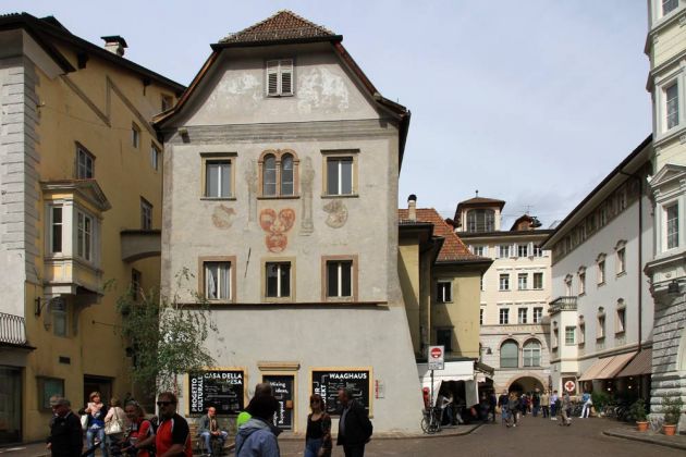 Bozen-Bolzano - der Kornplatz, Piazza del Grano