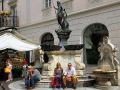 Bozen-Bolzano - Obstplatz, Piazza Erbe - der Neptun-Brunnen