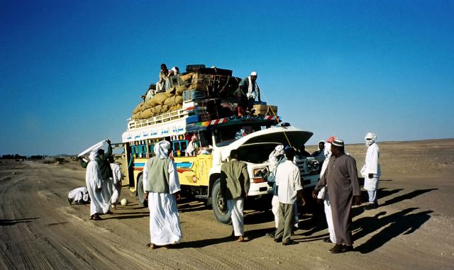 Sudan-Rundreise - Busfahrt zwischen Abri und Delgo