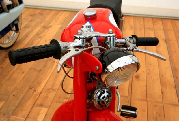 3336.jpg	NSU Quickly TT - Baujahre 1959 bis 1963 - Moped-Oldtimer