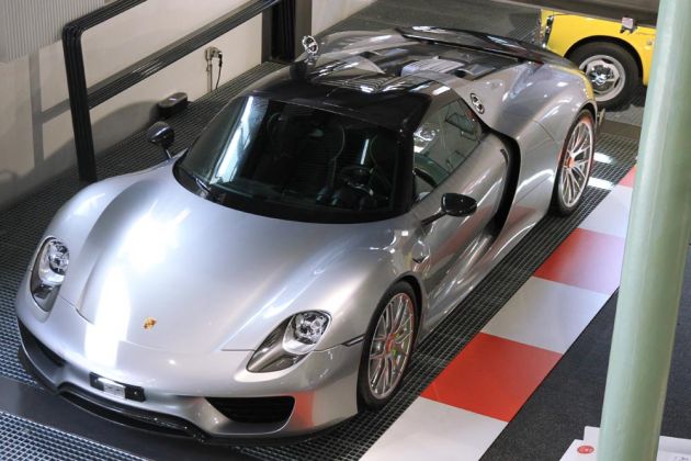 Porsche 918 Spyder - Baujahr 2013 - Autobau Erlebniswelt am Bodensee, Romanshorn, Schweiz Porsche 918 Spyder - Baujahr 2013 - Autobau Erlebniswelt am Bodensee, Romanshorn, Schweiz