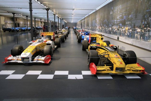 Formel 1 Rennwagen, überwiegend von Renault