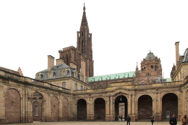 Das Strassburger Münster vom Hof des Palais Rohan aus gesehen