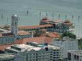 George Town - die Waterfront mit dem Uhrturm des Malayan Railway Buildings