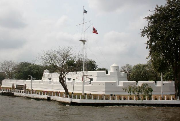 Das Wichai Prasit Fort am Chao Phraya River - Bangkok