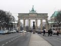 Das Brandenburger Tor mit der Statue 'Der Rufer' - Berlin