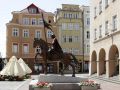 Ein Reiterstandbild am Rynek von Opole, dem Marktplatz von Oppeln in Oberschlesien