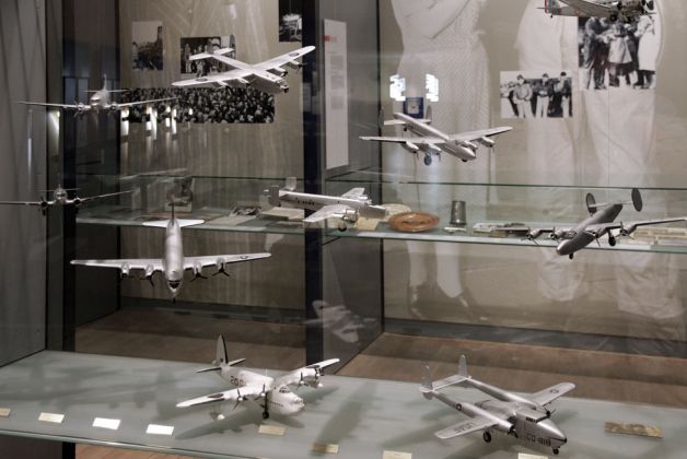 Flugzeuge der Luftbrücke, Dauerausstellung im früheren Outpost Theater - Alliiertenmuseum, Berlin-Dahlem