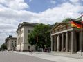 Die Neue Wache und die Humboldt-Universität - Unter den Linden, Berlins Mitte