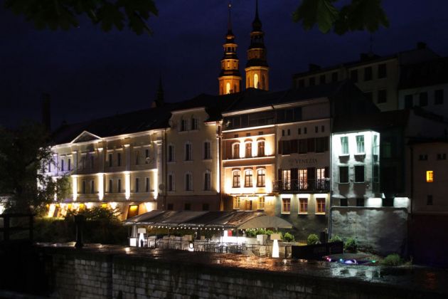 Altstadt-Fassaden am Mühlengraben - Opole, Oppeln in der Nacht