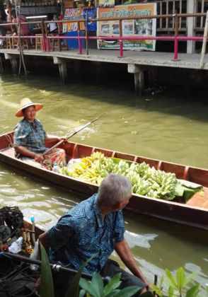 Auf dem Taling Chan Floating Market in Bangkok - Thailand