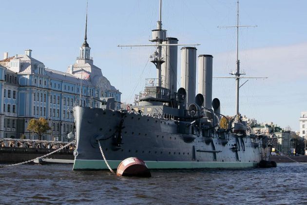 Panzerkreuzer Aurora - Museumsdampfer auf der Newa in St. Petersburg - Russland 