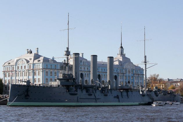 Panzerkreuzer Aurora - Museumsdampfer auf der Newa in St. Petersburg - Russland 