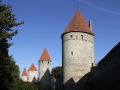 Der Köismäe-Turm und weitere Türme an der Stadtmauer, der alte Verteidigungsring der unteren Altstadt Tallinns 