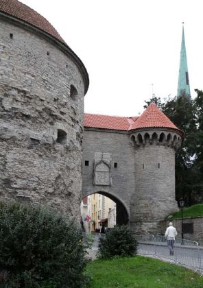 Dicke Margarethe und Grosses Strandtor - die historische Stadtbefestigung der Unteren Altstadt Tallinns