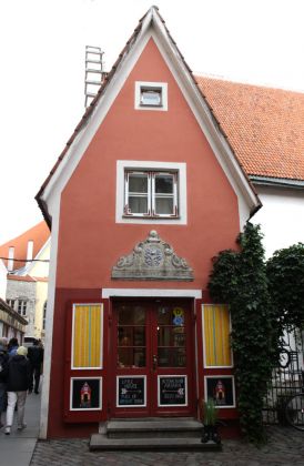 Das kleinste Bürgerhaus Tallinns im Weckengang zum Rathausplatz